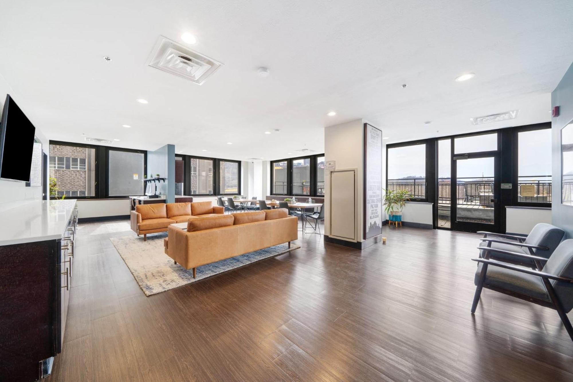 Sprawling Stadium Views Wonderful Location 24-7 Parking Gym Lounge ピッツバーグ エクステリア 写真